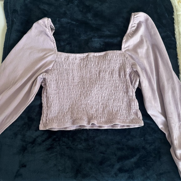 H&M Lavender Top - Picture 2 of 3